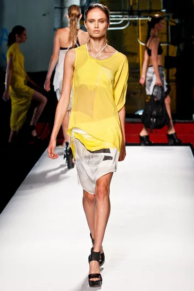 Look 26
